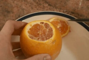 отрезанная треть от апельсина
